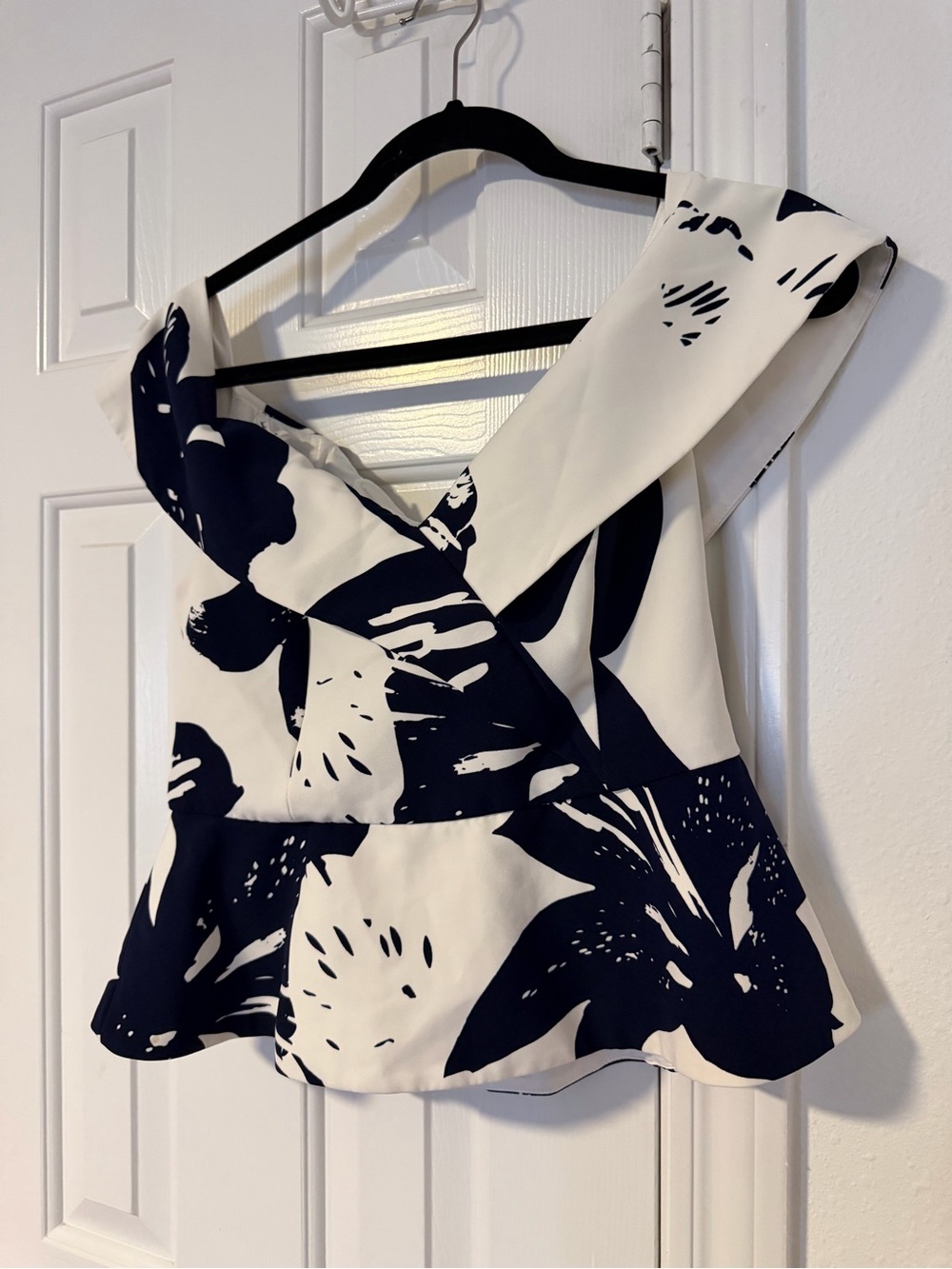 Bardot Navy & Ivory Floral Peplum Top – US 8 / Medium